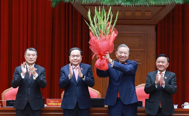 Danh sách 19 đồng chí Ủy viên Bộ Chính trị, Ban Bí thư khóa XIV